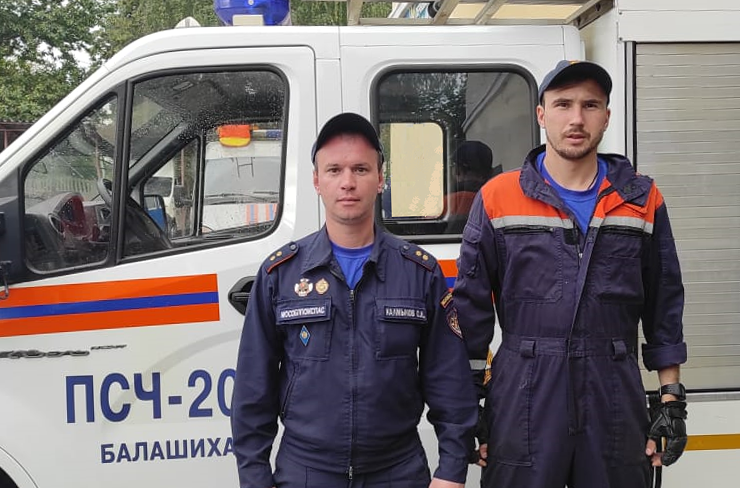Спасатели ПСЧ-201 ГКУ МО «Мособлпожспас» вывели из лесного массива двух заблудившихся женщин
