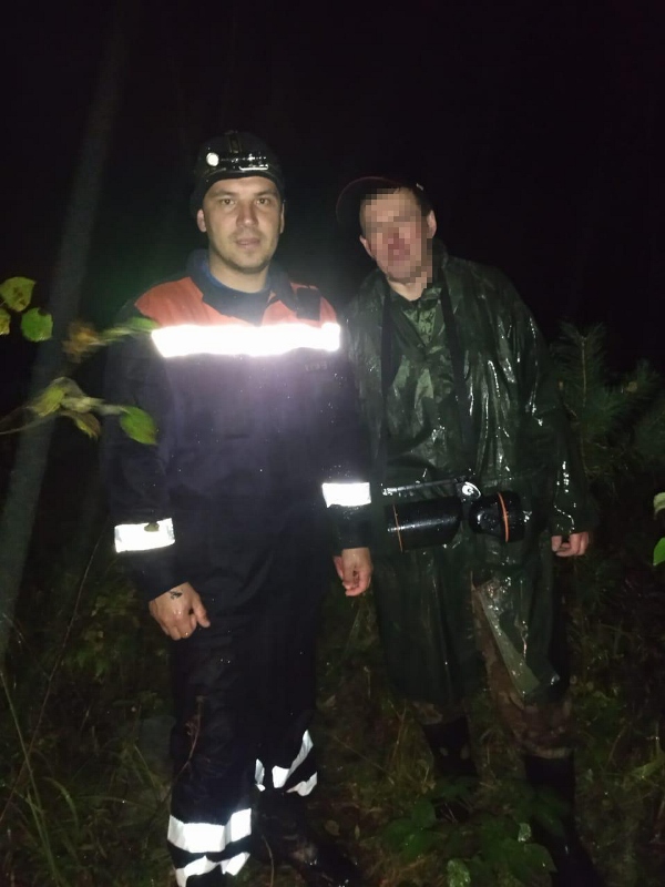 Работники ПСЧ-286 ГКУ МО «Мособлпожспас» вывели из леса заблудившегося мужчину