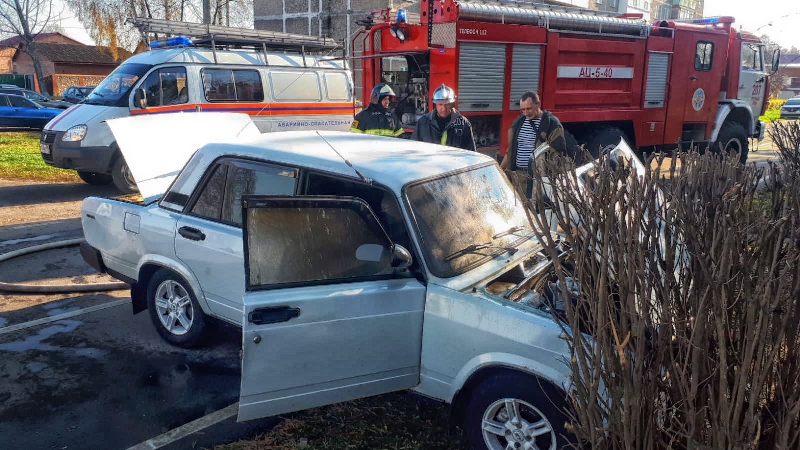 Пожарные ПСЧ-207 ГКУ МО «Мособлпожспас» ликвидировали возгорание автомобиля в Серебряных Прудах