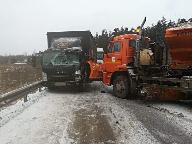 Спасатели ГКУ МО «Мособлпожспас» освободили водителя, зажатого в кабине грузовика в результате ДТП
