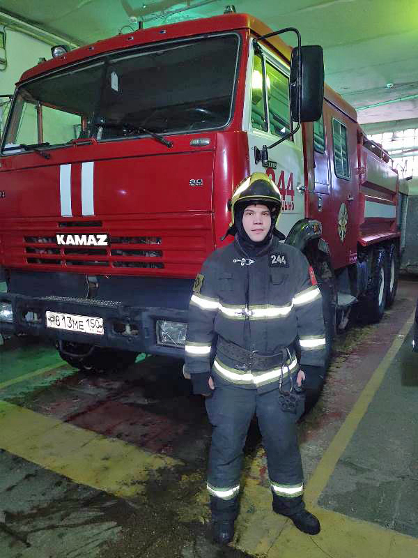Пожарный ГКУ МО «Мособлпожспас» в свой выходной спас из огня пенсионерку