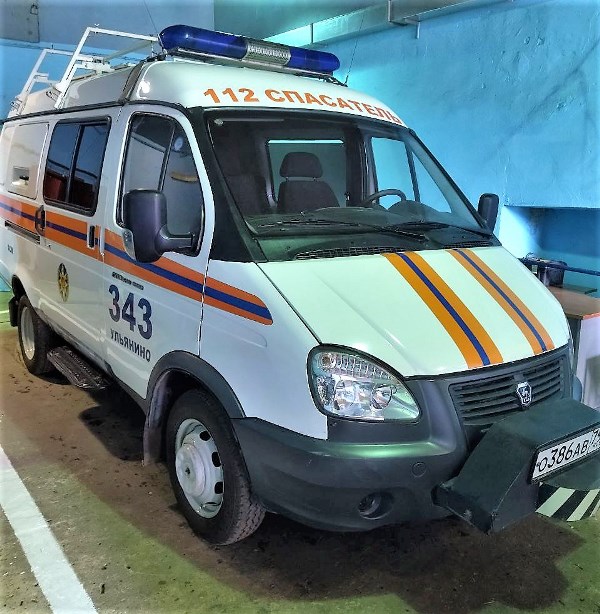 Спасатели ГКУ МО «Мособлпожспас» извлекли пассажира из автомобиля такси после аварии с экскаватором