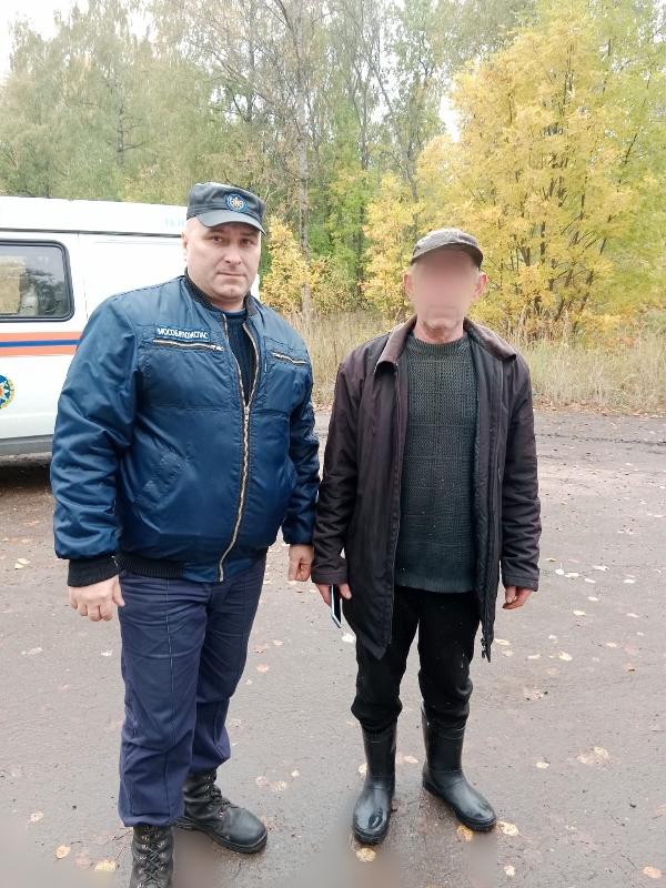 Работники ГКУ МО "Мособлпожспас" помогли выйти из леса заблудившемуся грибнику