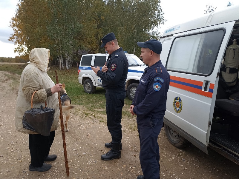Работники ГКУ МО «Мособлпожспас» приняли участие в поиске заблудившейся в лесу пенсионерки