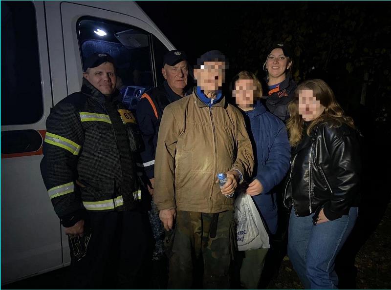 Работники ГКУ МО «Мособлпожспас» спасли двух человек, заблудившихся в подмосковных лесах