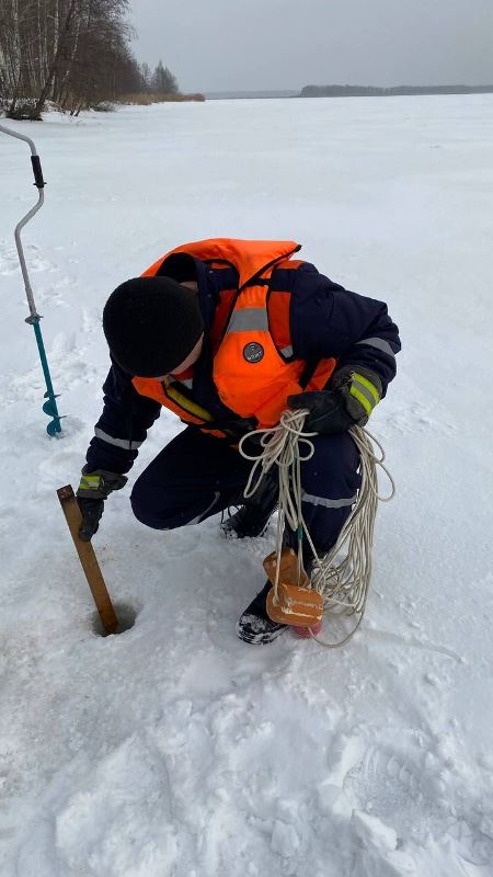 Работники ГКУ МО «Мособлпожспас» предупредили рыбаков об опасности тонкого льда