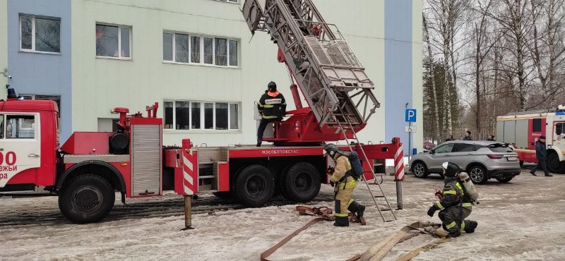 Огнеборцы ГКУ МО «Мособлпожспас» провели пожарно-тактические учения на объектах с массовым пребыванием людей