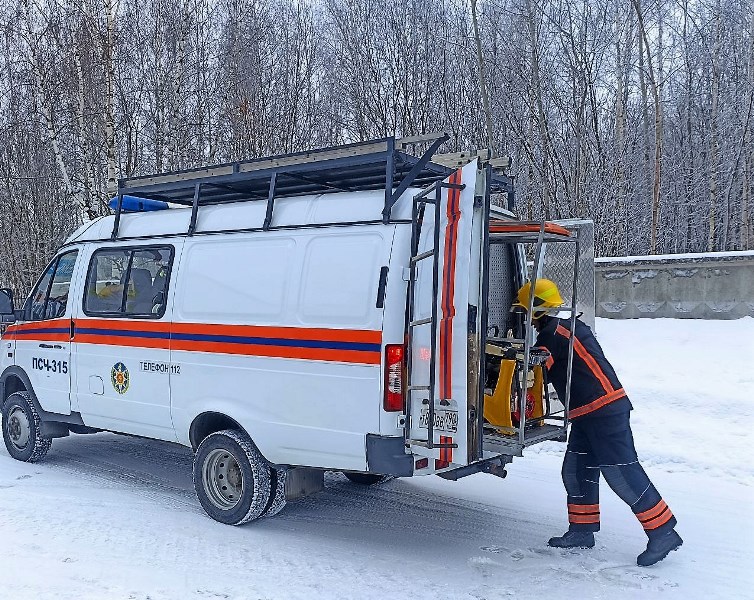 Спасатели ГКУ МО «Мособлпожспас» оказали помощь мужчине, упавшему с 14 этажа