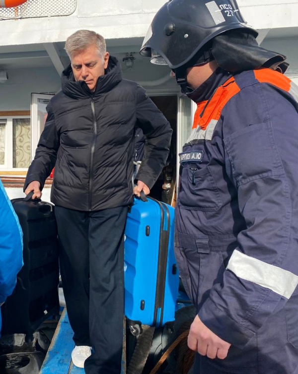 Спасатели ГКУ МО «Мособлпожспас» приняли участие в эвакуации пассажиров с теплохода, получившего пробоину